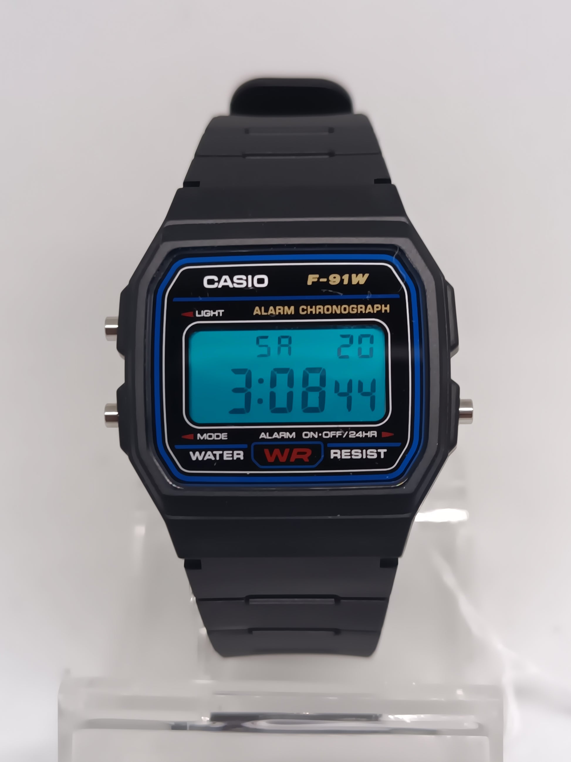Casio F-91W with peacock modified screen