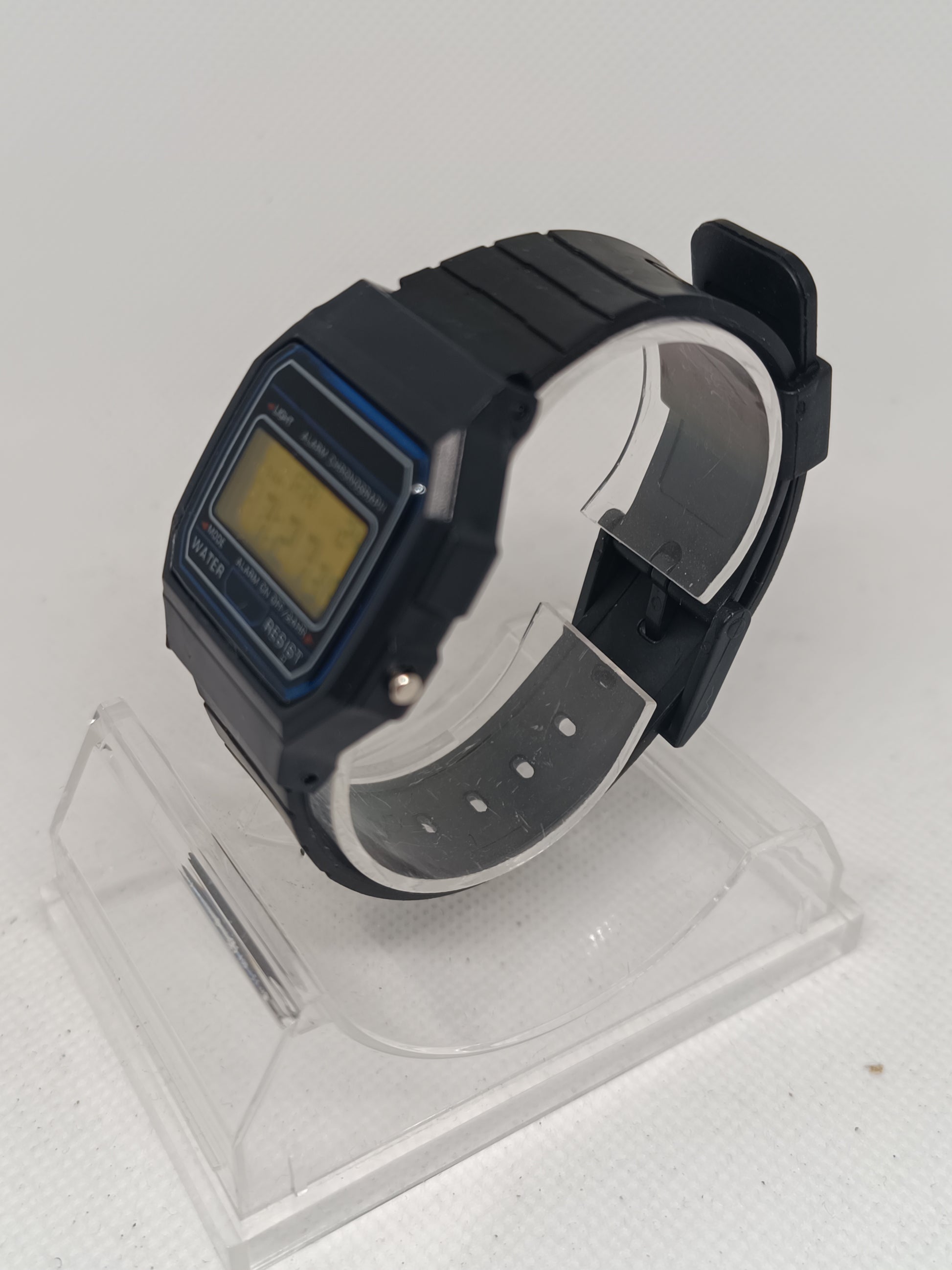 Casio style watch with yellow screen mod