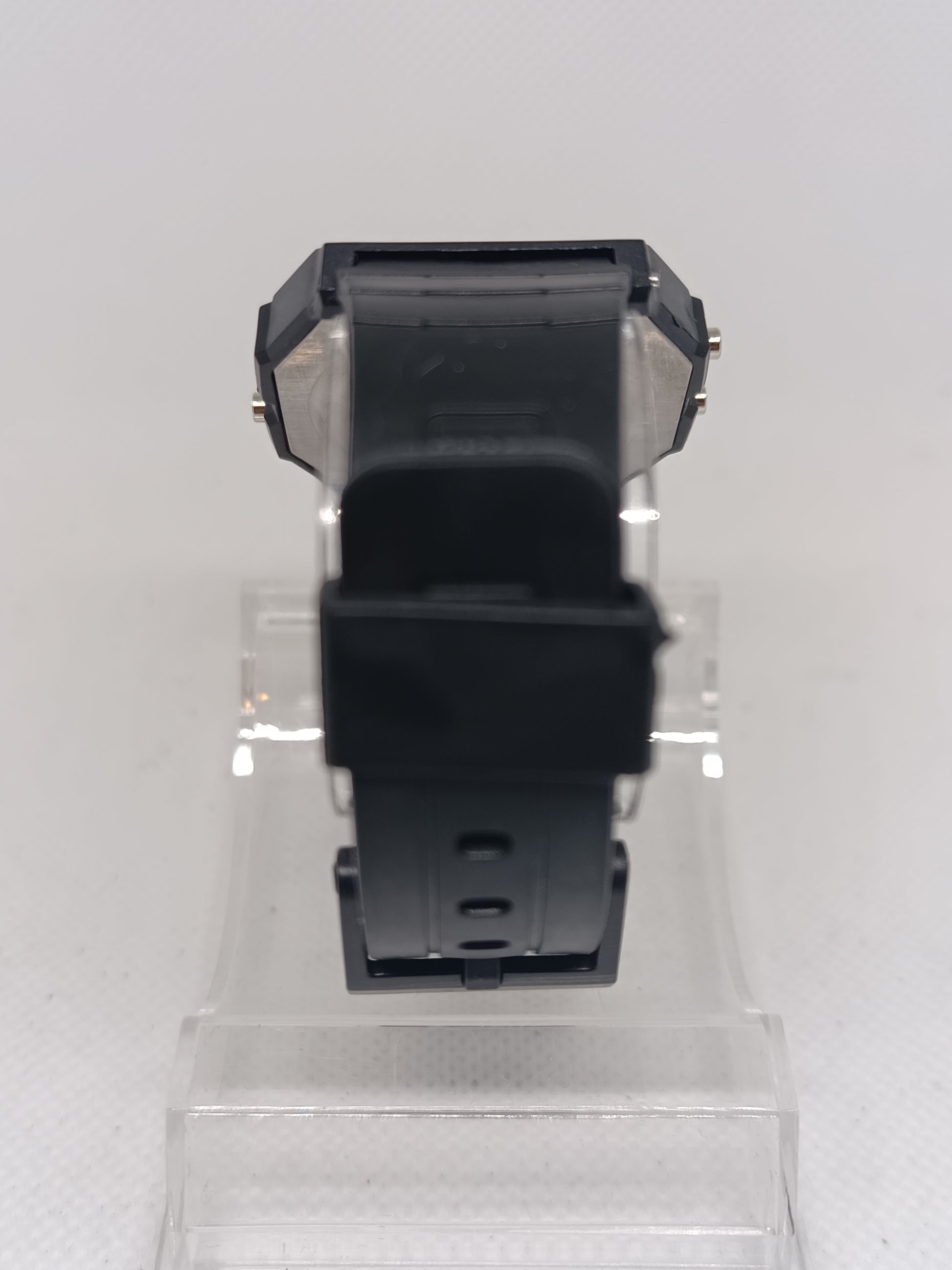 Casio style watch with yellow screen mod