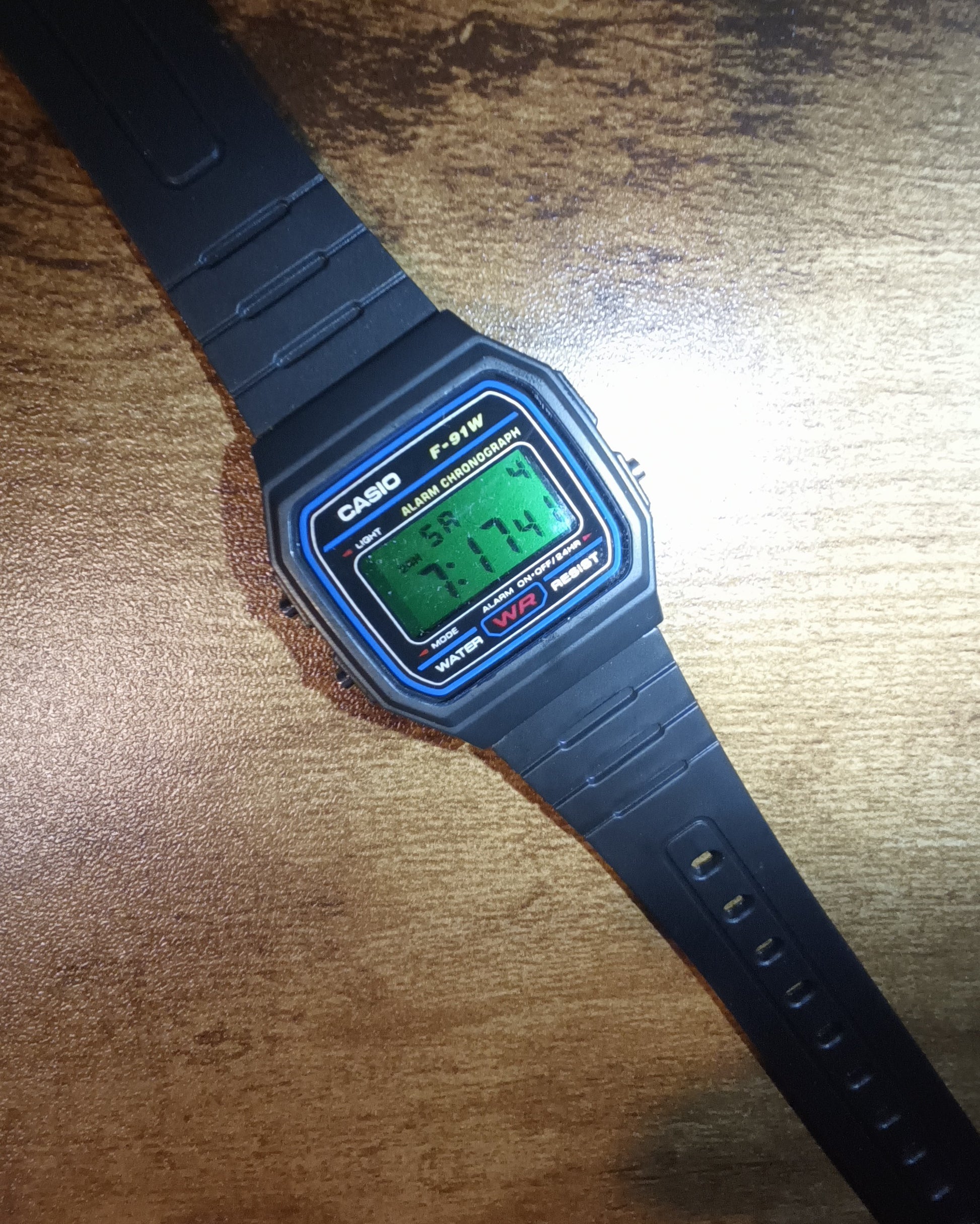 Casio F-91W with forest green screen mod