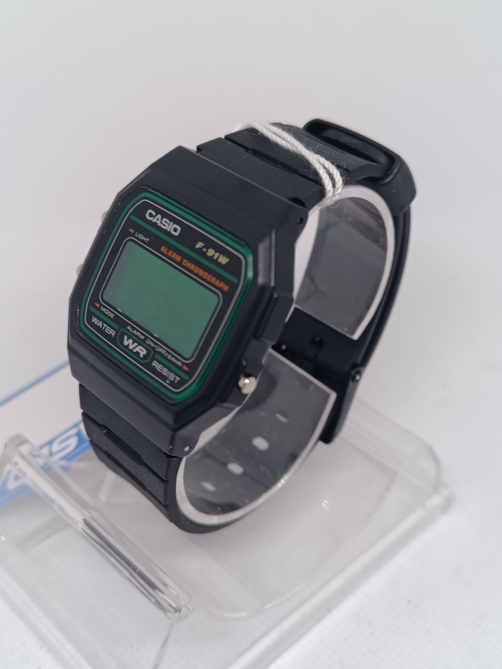 Casio F-91W with forest green screen mod