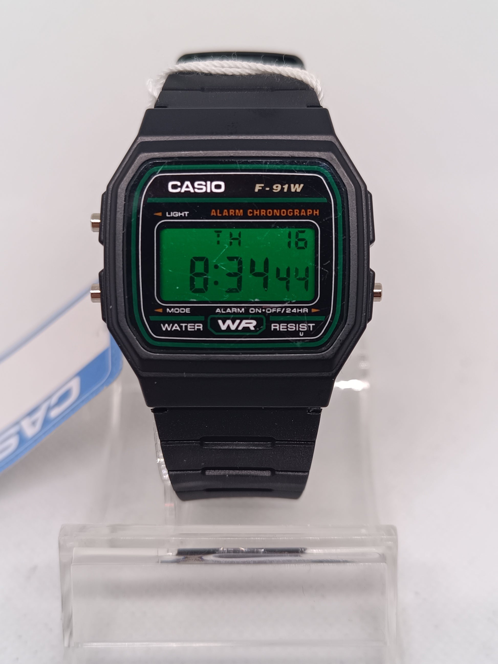 Casio F-91W with forest green screen mod