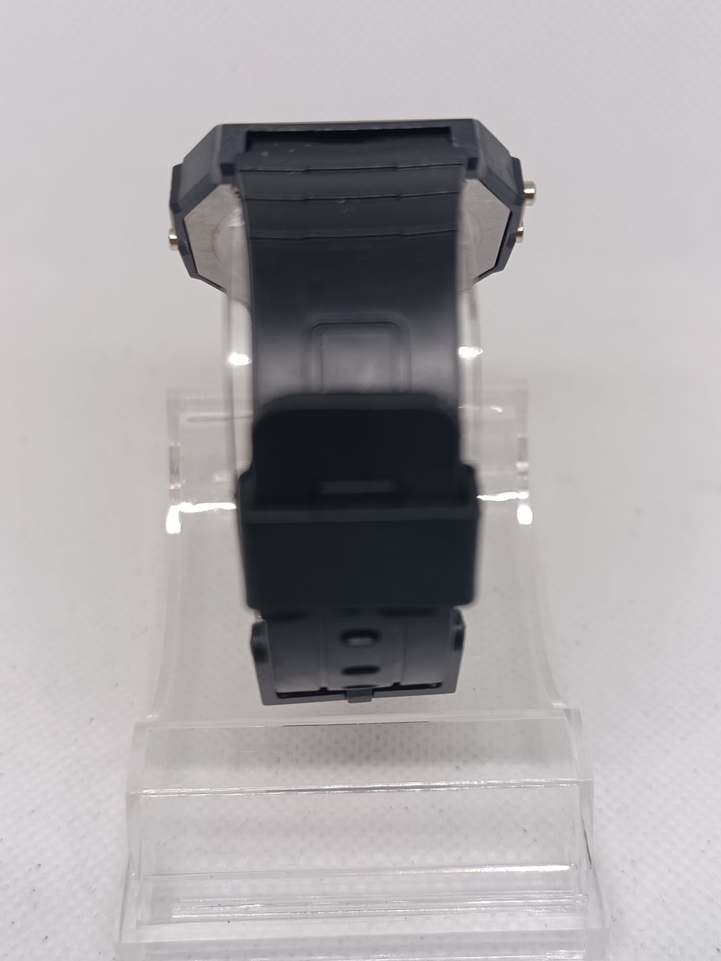 Casio style watch with green screen mod